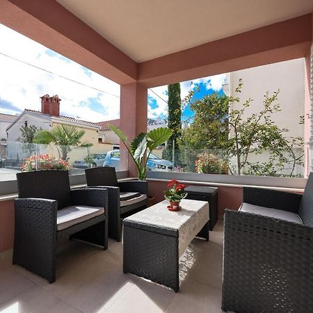 Apartment Puntamika Villa De Rosa - Ground Floor Zára Kültér fotó