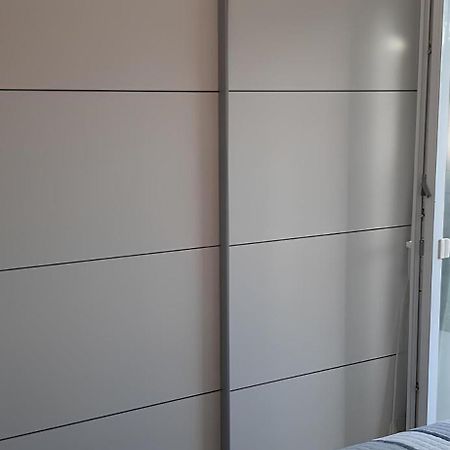 Apartment Puntamika Villa De Rosa - Ground Floor Zára Kültér fotó