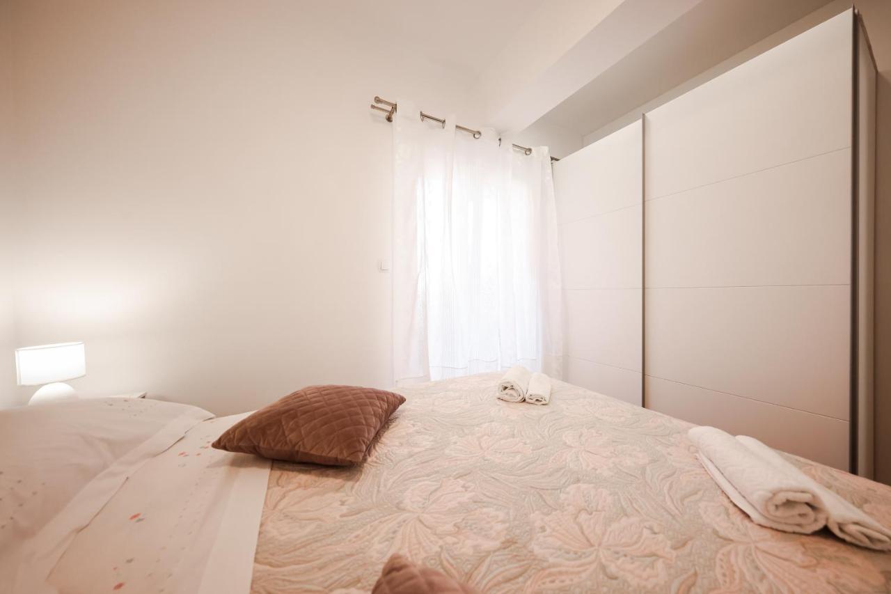 Apartment Puntamika Villa De Rosa - Ground Floor Zára Kültér fotó